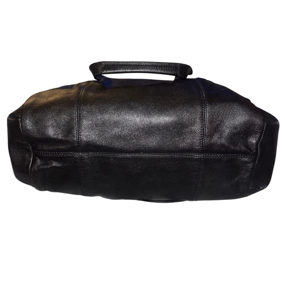 EUC Coach Vintage Black Leather Shoulder Bag with Gold Hardware Croc Detail - Picture 5 of 16